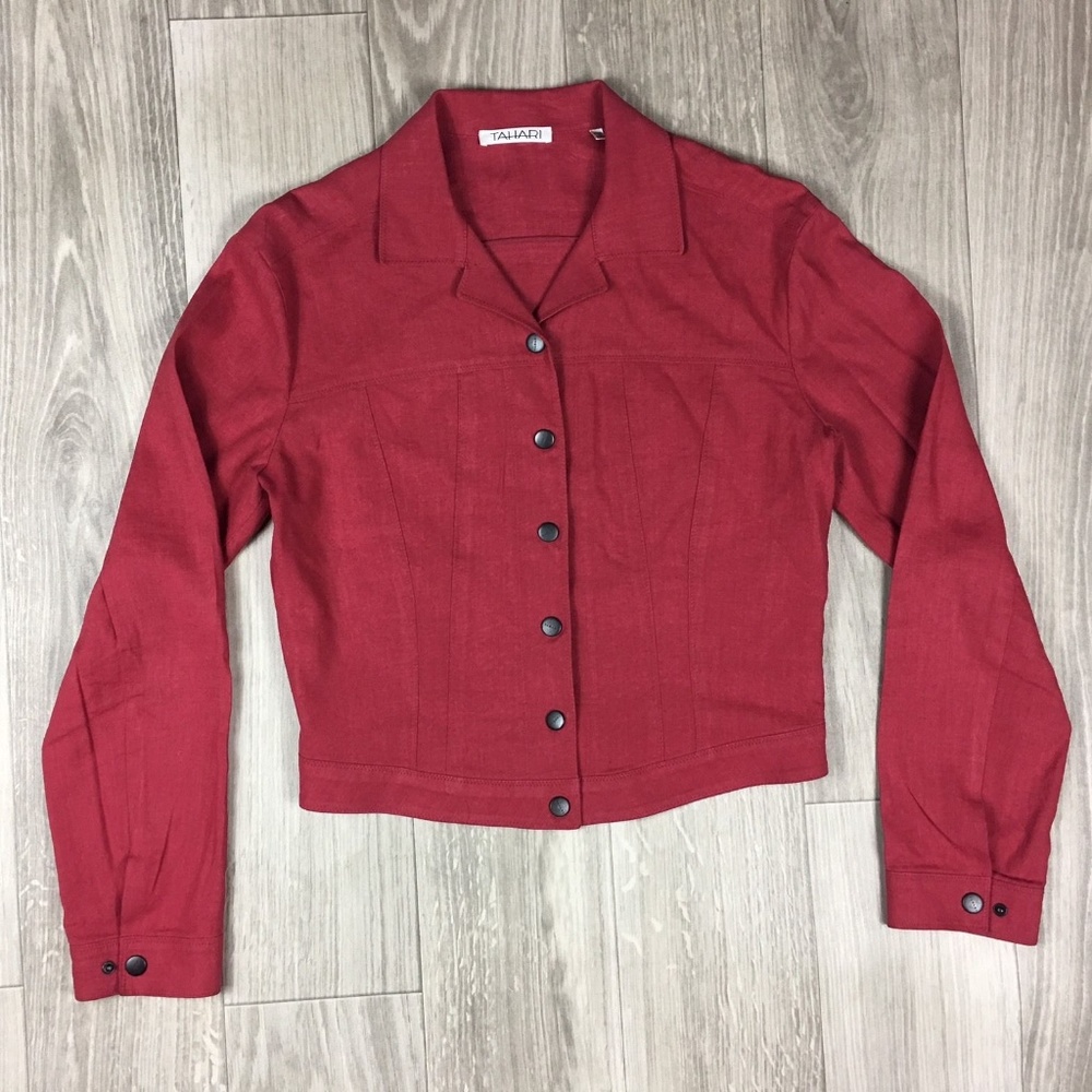 🌟 5 for $35 Tahari cropped Snap button Jacket
